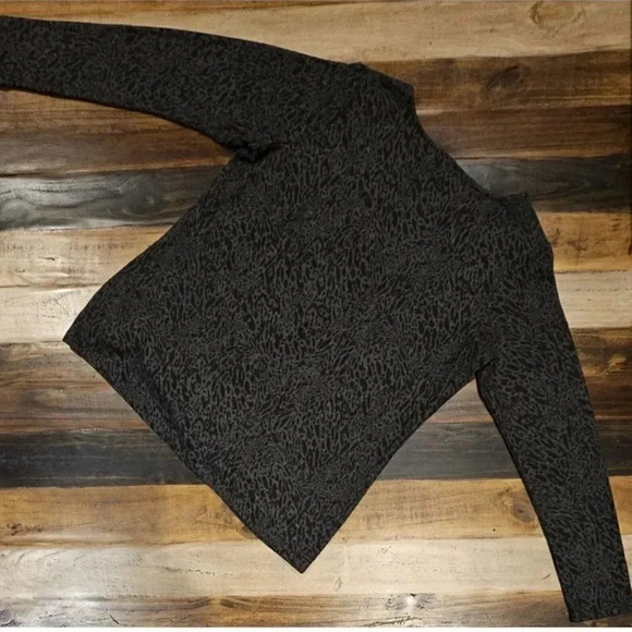 Max & Mia Ladies' Long Sleeve Side Twist Top - Picture 5 of 11